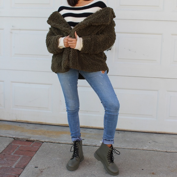 🆕️//Fall Favorite Collection// Olive Teddy Jacket - Picture 4 of 8